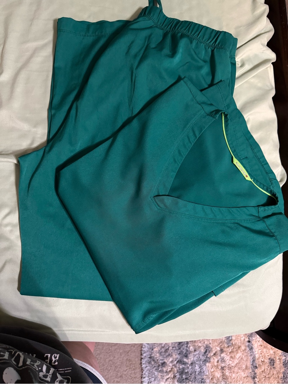 Women’s Green Scrub Pants and Top Set - Green